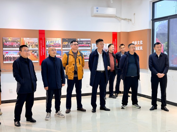 蜀道集团外派董事、高管管理办公室主任唐文超一行赴巴广渝公司调研