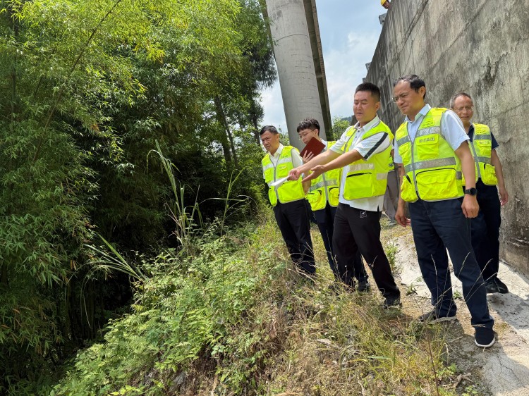 蜀道高速集团对巴广渝高速公路开展汛期安全环保包保督导检查工作